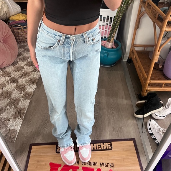 Light Blue Levi’s Women's Jeans - Picture 1 of 6